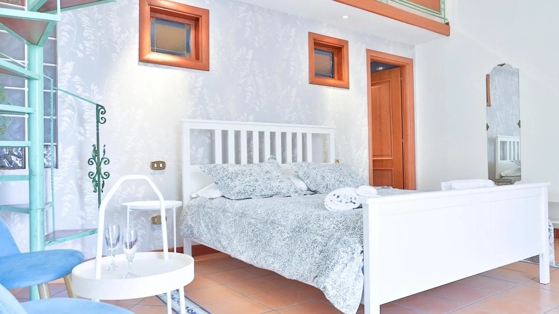 Chiaia Sea View Gem Apartment Naples