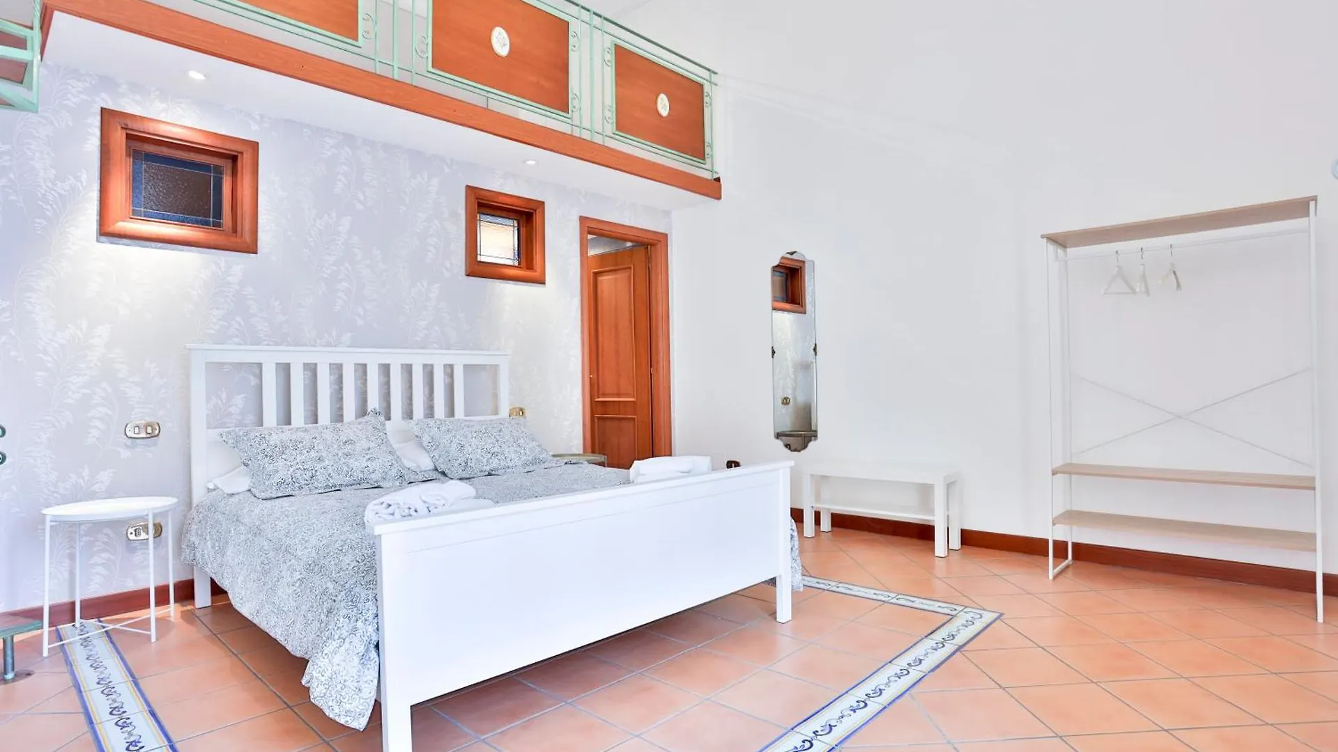 Chiaia Sea View Gem Apartment Naples
