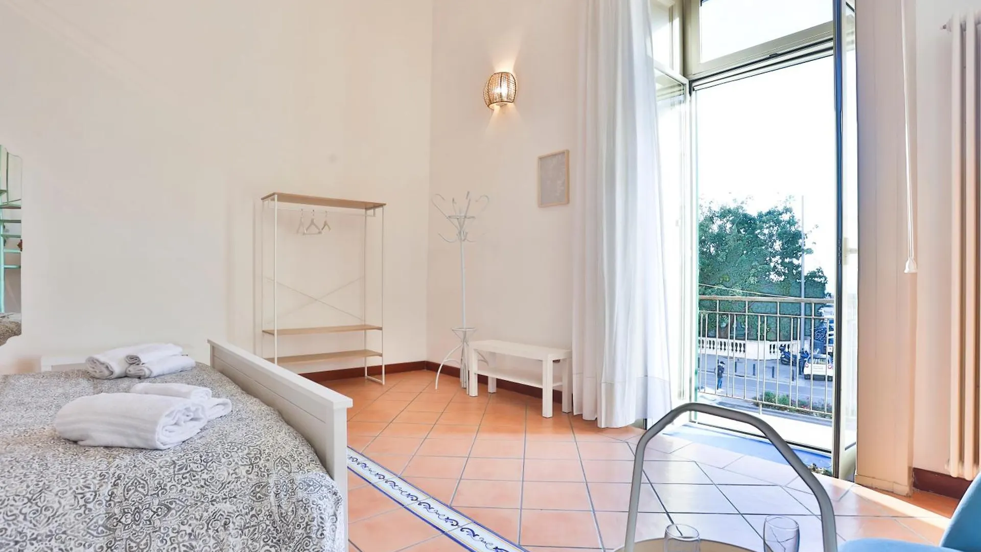 Chiaia Sea View Gem Apartment Naples