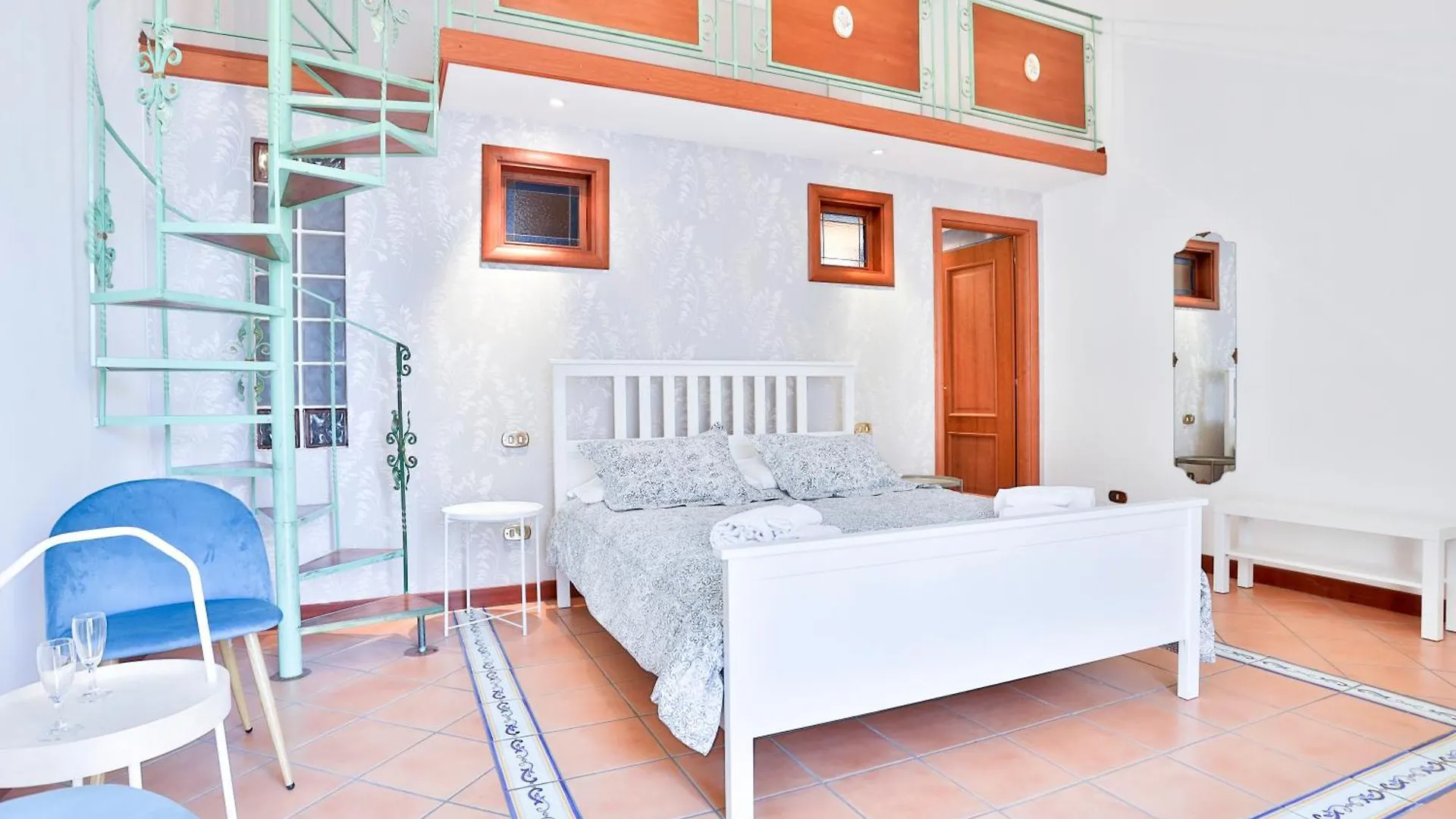 Chiaia Sea View Gem Apartment Naples