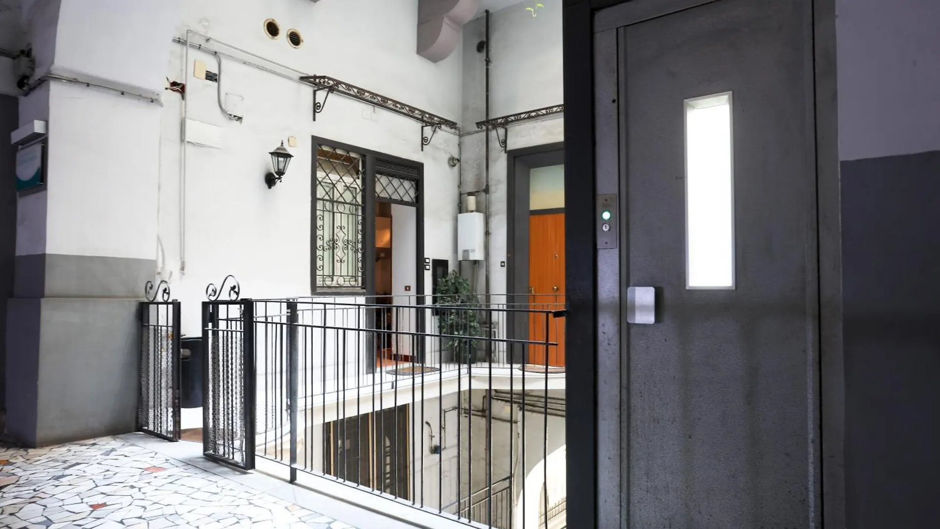 Chiaia Sea View Gem Apartment Naples