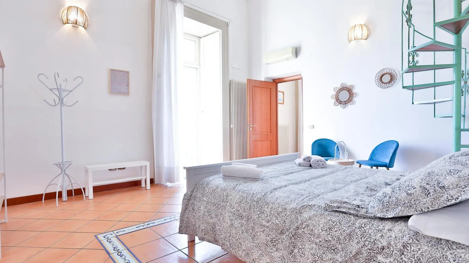 Chiaia Sea View Gem Apartment Naples